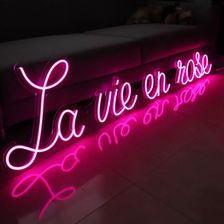 letreiro-placa-la-vie-en-rose-neon-led-rosa