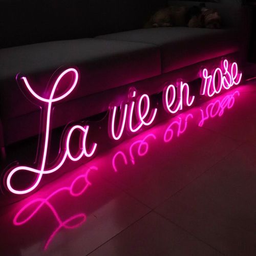 letreiro-placa-la-vie-en-rose-neon-led-rosa