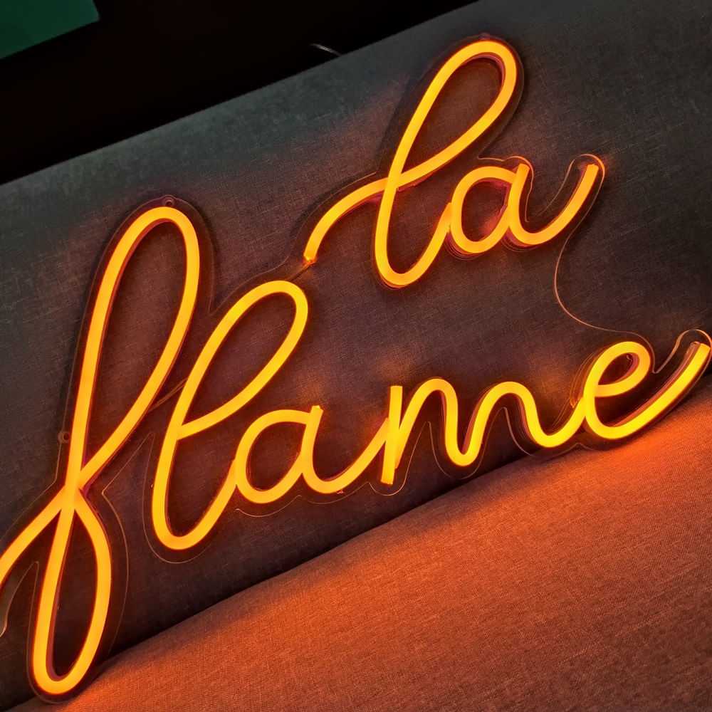 Letreiro Neon de LED Personalizada - Nome, frase ou palavra com 7 Letras - Laranja - hutz